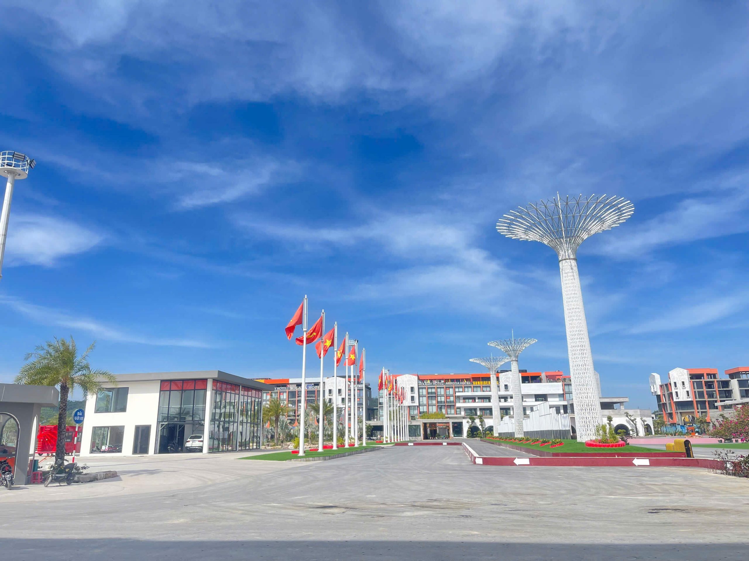 Không gian tỷ đô: Chiêm ngưỡng Công viên & Quảng trường sắp Hoàn thiện – Nâng tầm giá trị thương mại Liền kề Phương Đông.